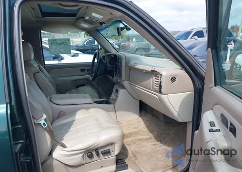 2002 Chevrolet Suburban 1500 Z71 z USA, uszkodzony, nr VIN 3GNFK16Z02G341856